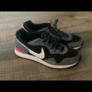 Nike Venture Runner